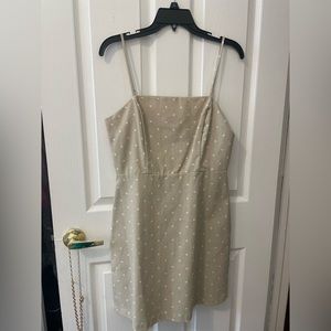 MINI BEIGE POLKA DOT DRESS!